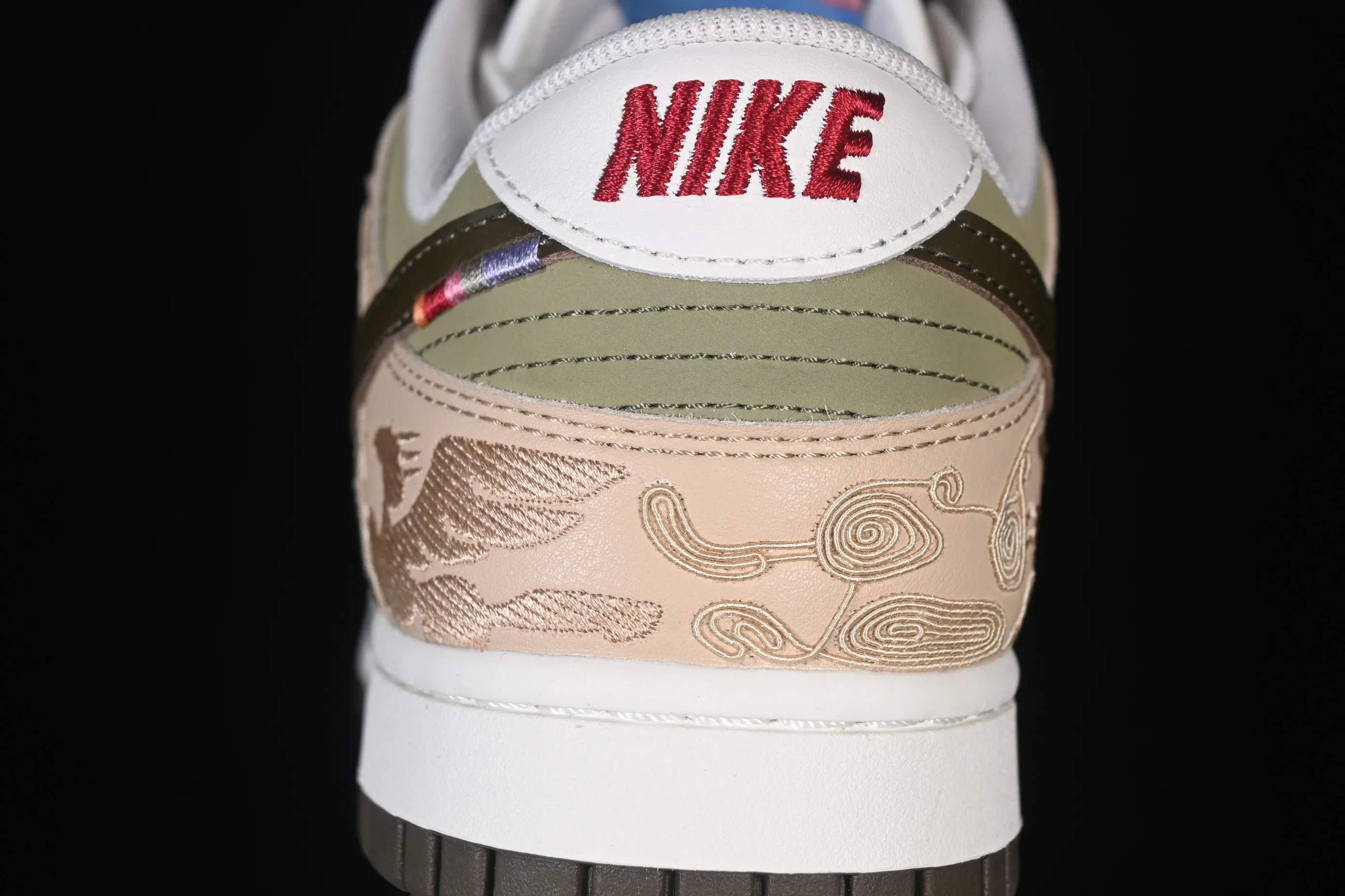 All categories Nk SB Dunk series Nk SB Dunk Low low-top sneakers F version Nike SB Dunk Low Year of the Horse limited low-top casual sneakers IQ1118-220